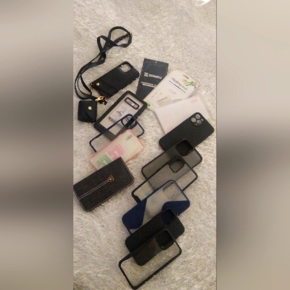 Phone case bundle - Picture 1 of 6
